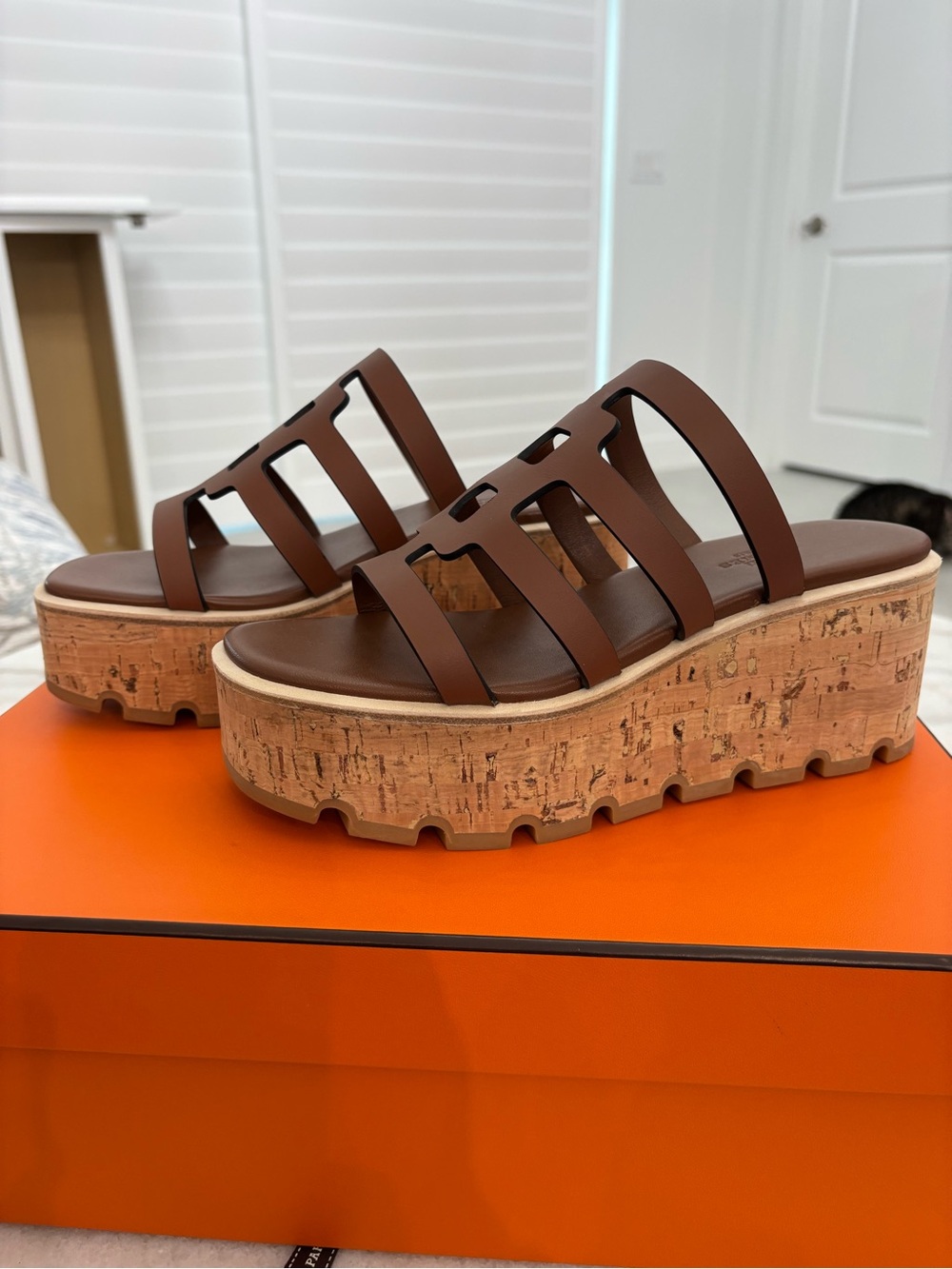 Hermès
Isabella 30 Leather Slides
Women's Size: 7| IT 7
